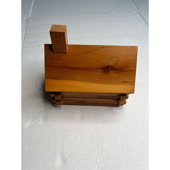 Florida cedar log cabin bank - Picture 2 of 8